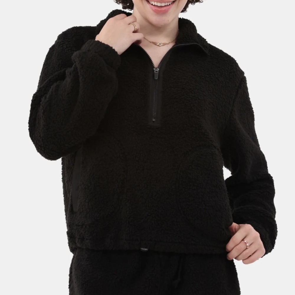 No Boundaries Women’s Half Zip Plush Pullover with Pockets